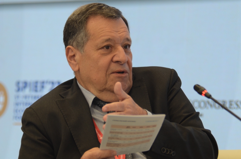 Андрей Макаров