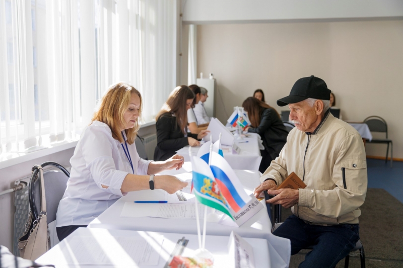 Избиратели на участке