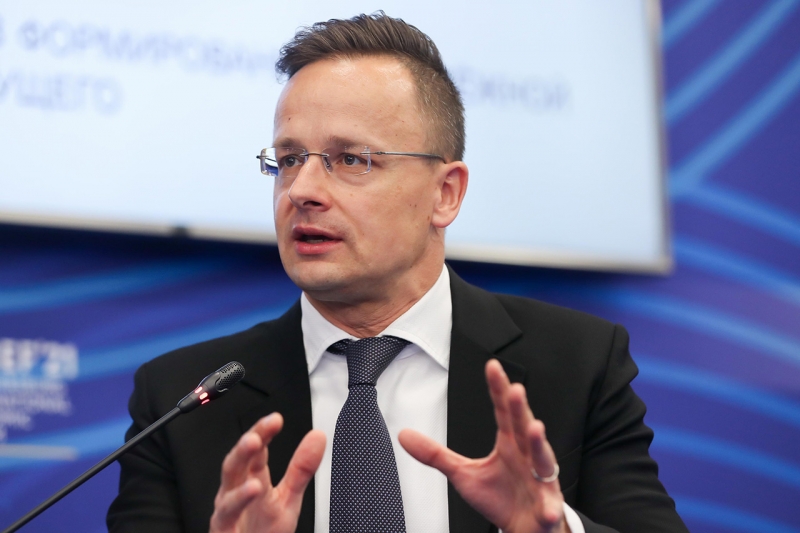 Петер Сийярто