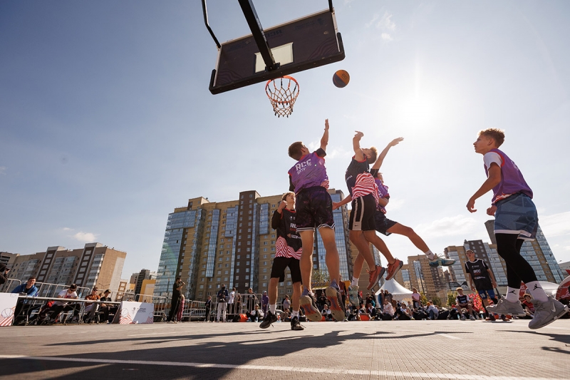 Хедлайнером вечера выступил актер Дмитрий Певцов