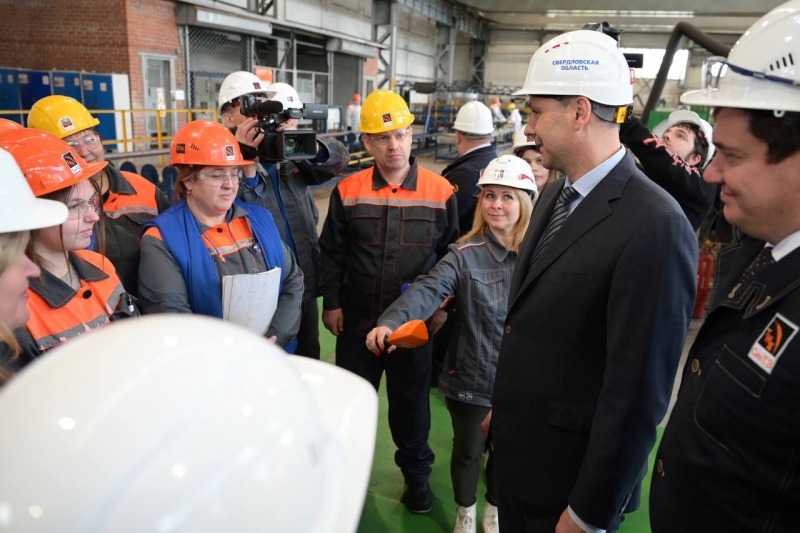 Денис Паслер открыл стадион после реконструкции