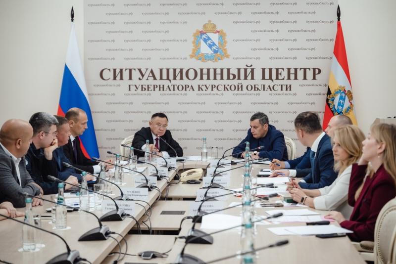 Министр строительства и ЖКХ также провел расширенное заседание