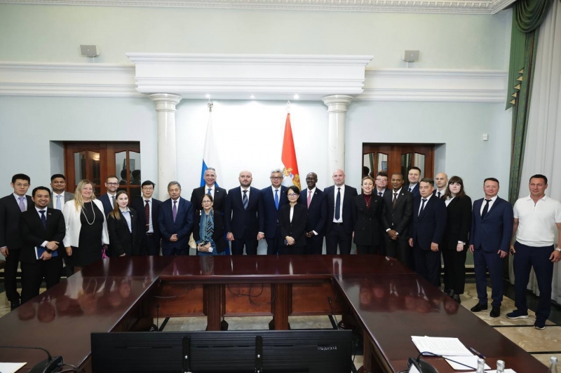 Встреча с консулами