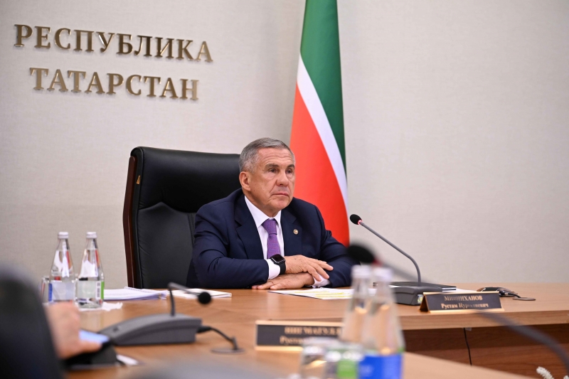 Рустам Минниханов