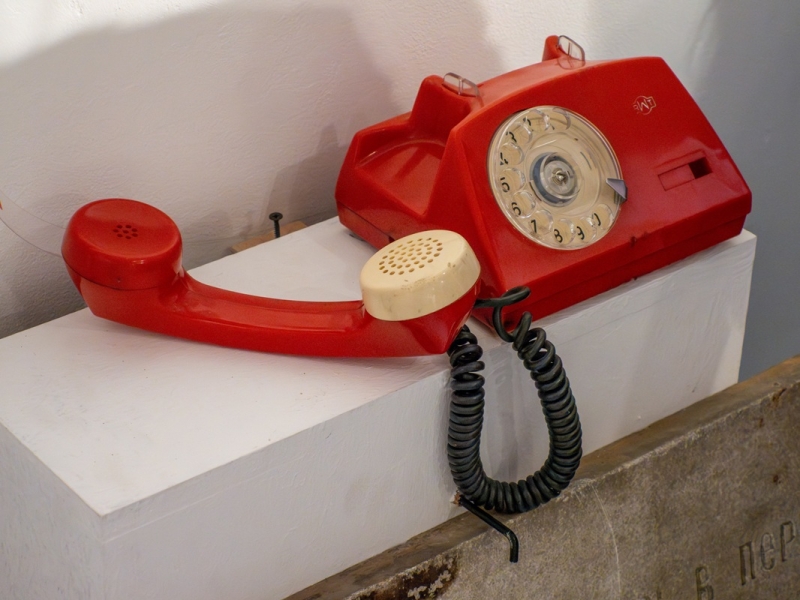Телефон