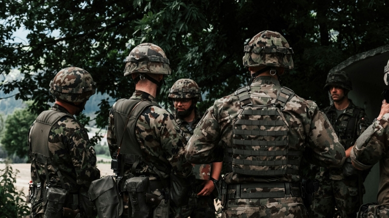 Военнослужащие