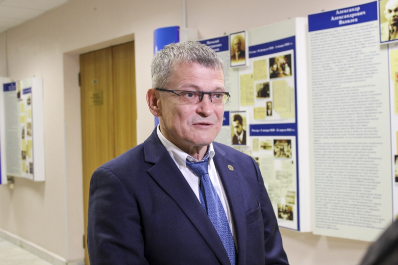 Петр Банников