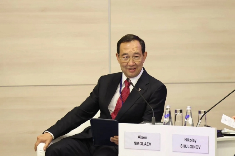 Айсен Николаев