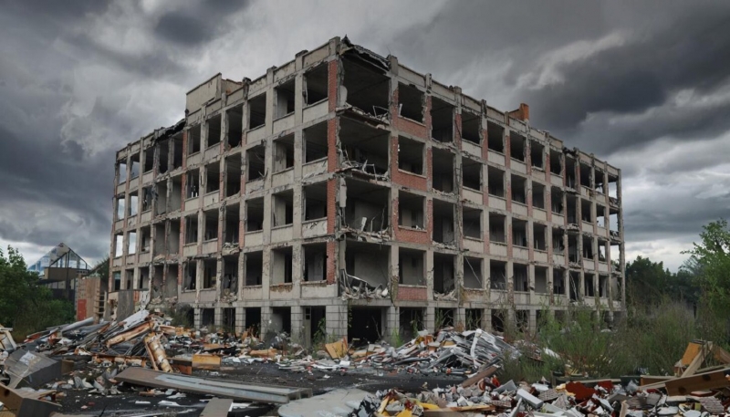 Разрушенный дом в Серове