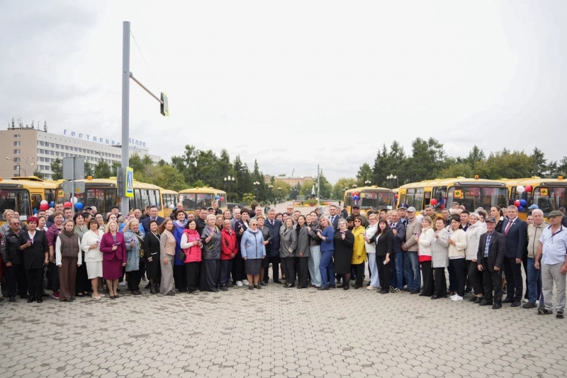 Вручение ключей от автобусов