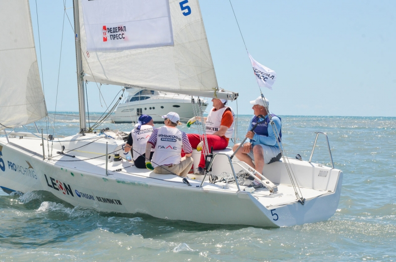 В Сочи будут вводить ограничения на выход судов в Черное море