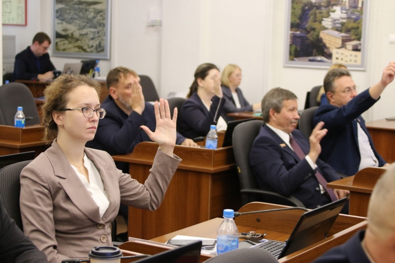 Депутаты приняли поправки в бюджет города