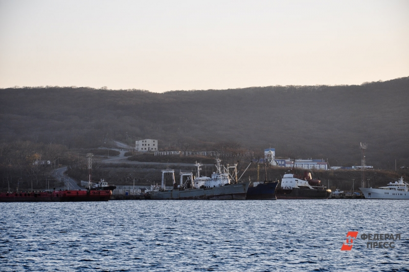 Суда в море