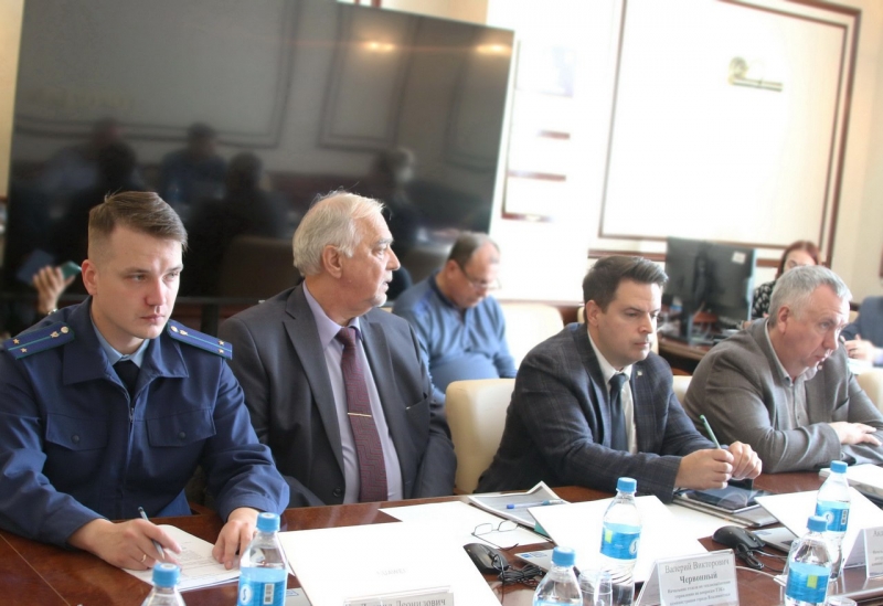 Комитет по городскому хозяйству Думы Владивостока рассмотрел вопросы муниципального контроля и использования жилфонда