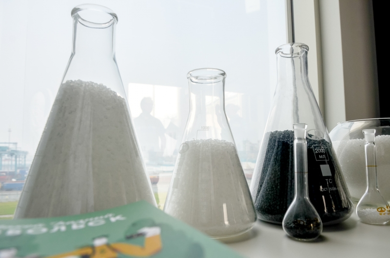 На тобольском предприятии производится половина всей продукции полипропилена и полиэтилена в стране