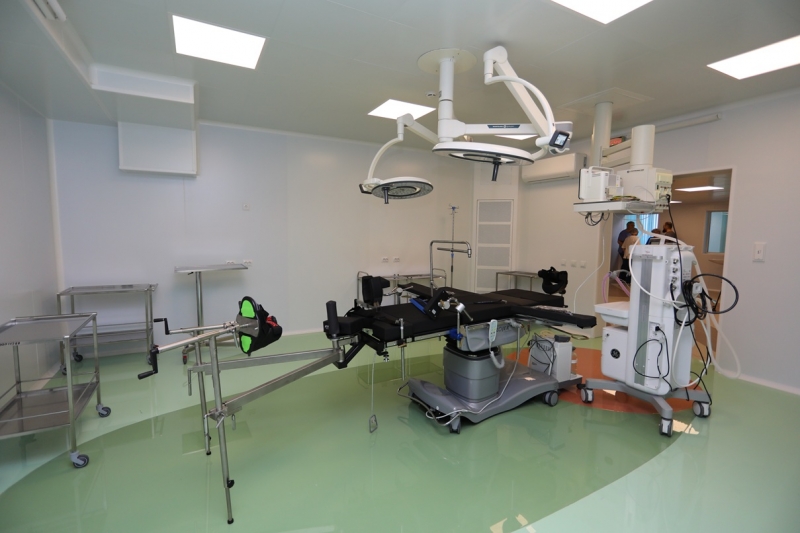 Нефтяники помогают проводить капремонт зданий больниц и поликлиник