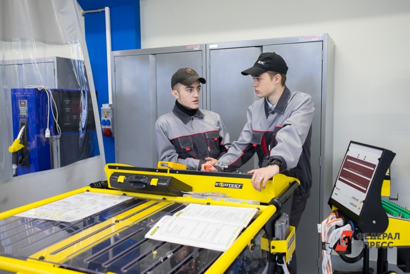 Студенты на практике