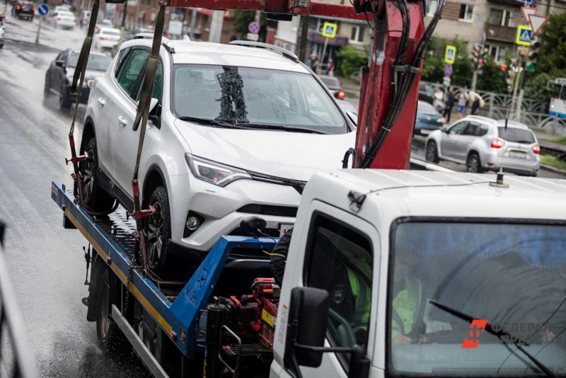 Автомобиль на эвакуаторе