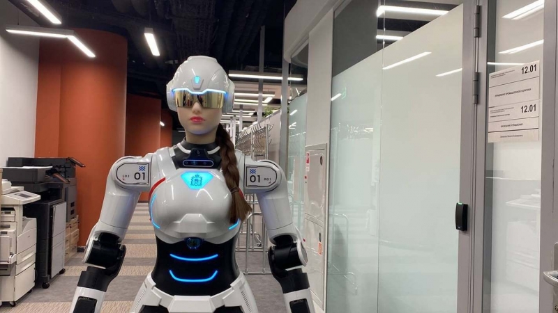 Робот София