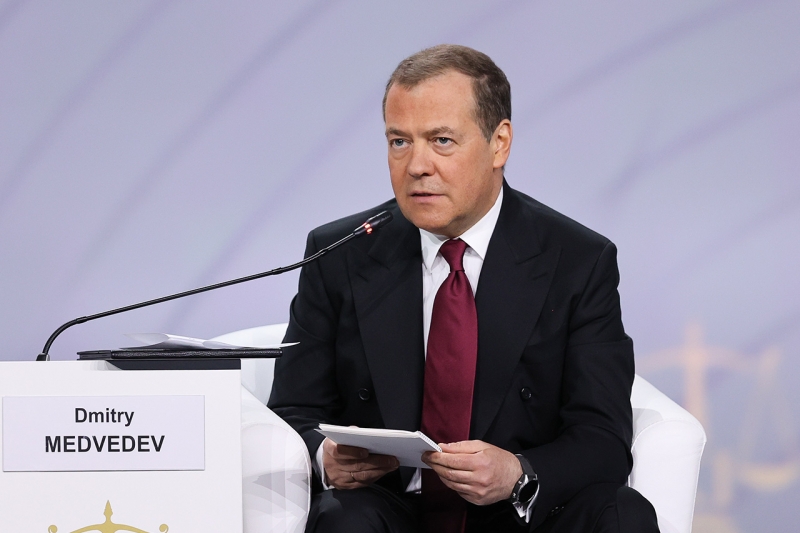 Дмитрий Медведев