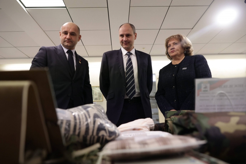 Первые лица региона оценили изделия для бойцов СВО