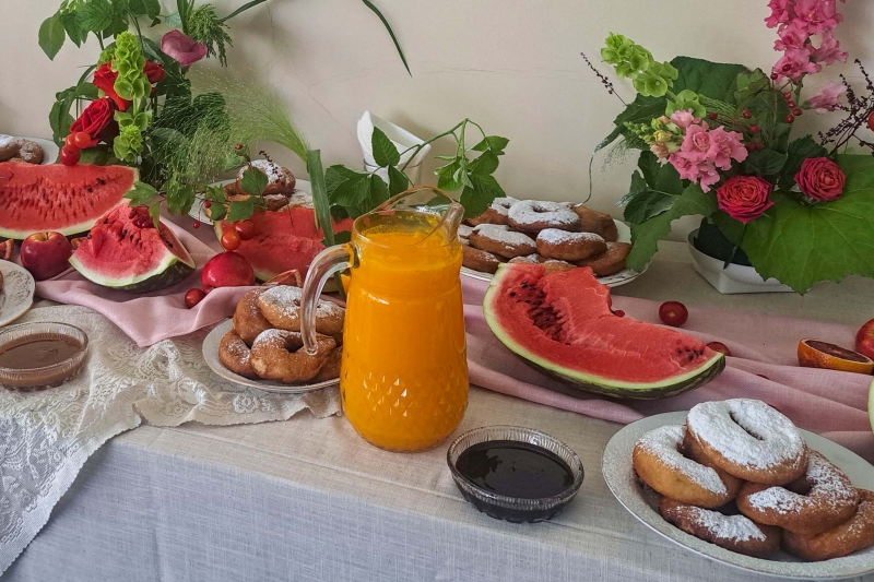 Фрукты и выпечка