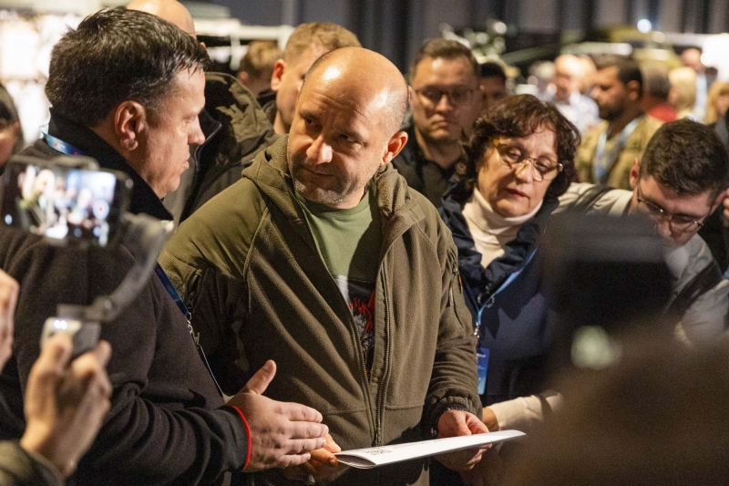 Артем Жога уверен, что всегда нужно оставаться человеком