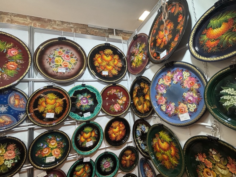 Туристы едут в Екатеринбург в том числе и за сувенирами