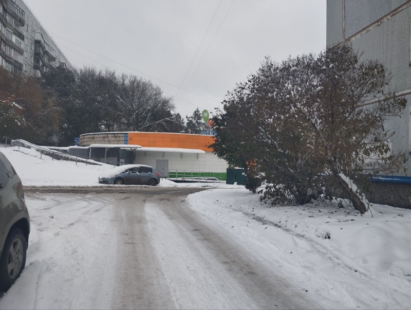 В октябре выпал снег