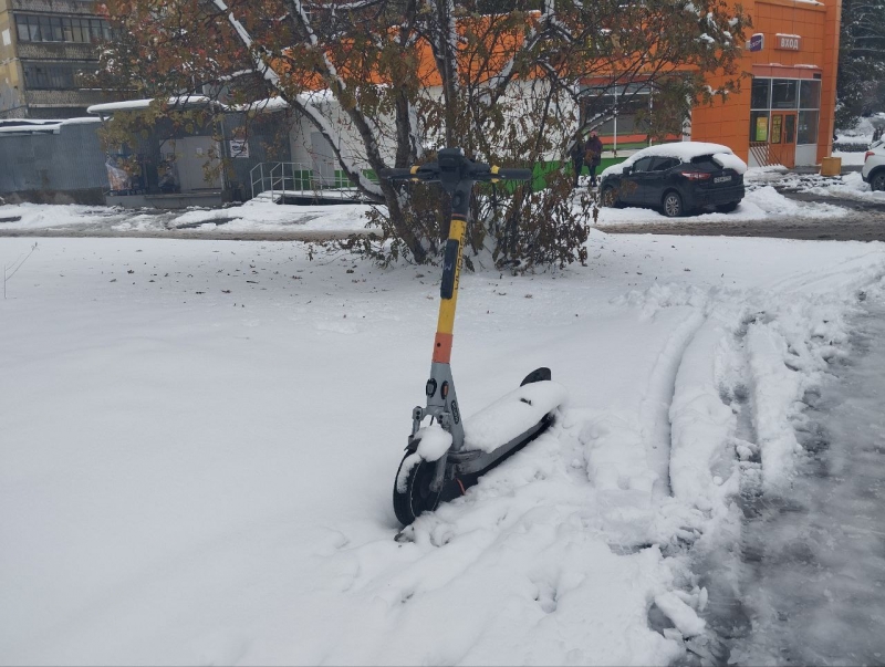 В октябре выпал снег