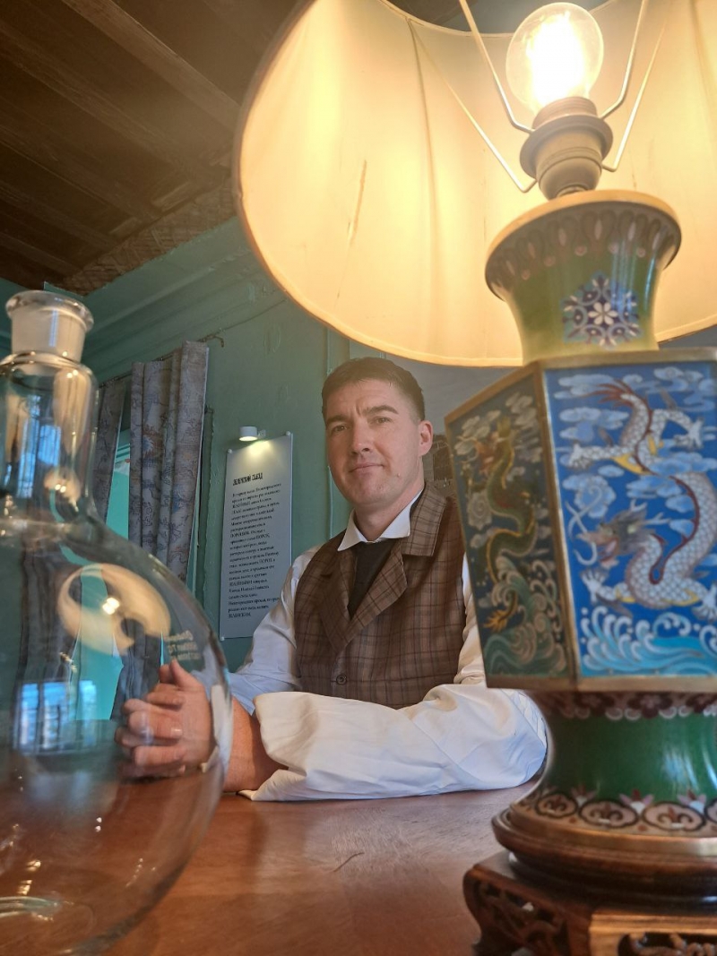 В здании можно послушать истории от хозяина дома