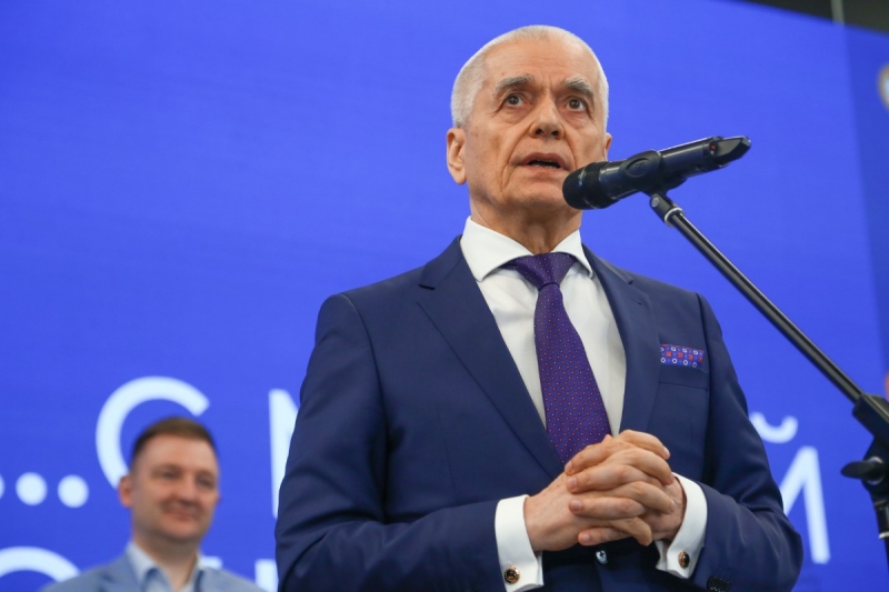 Геннадий Онищенко