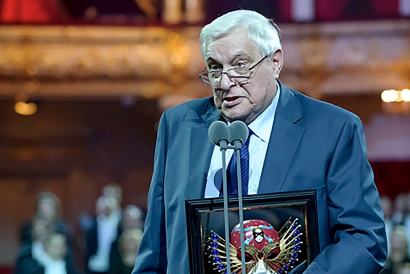 Олег Басилашвили