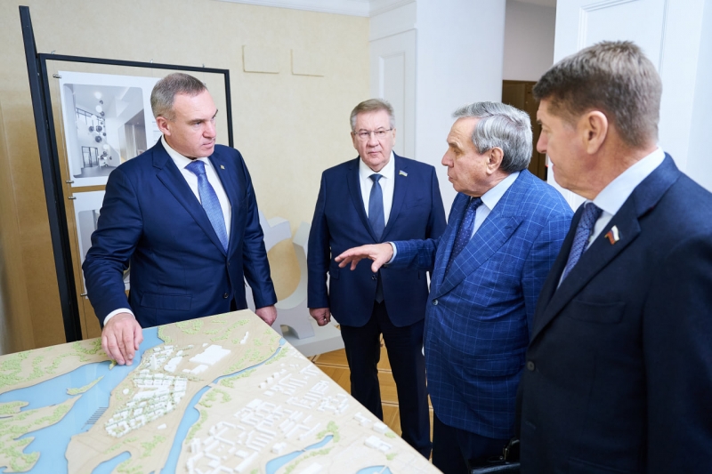 Представители Совета Федерации в Югре осмотрели стратегические объекты