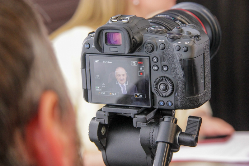 Глава Дагестана Меликов рассказал, что Путин подарил республике