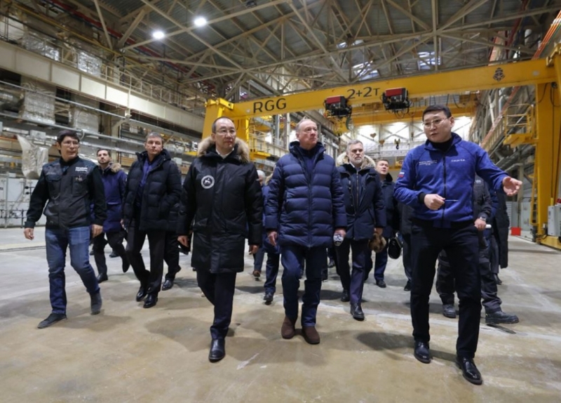 Патрушев и Николаев на Жатайской судоверфи