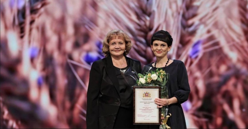 Людмила Бабушкина вручила грамоты Законодательного Собрания