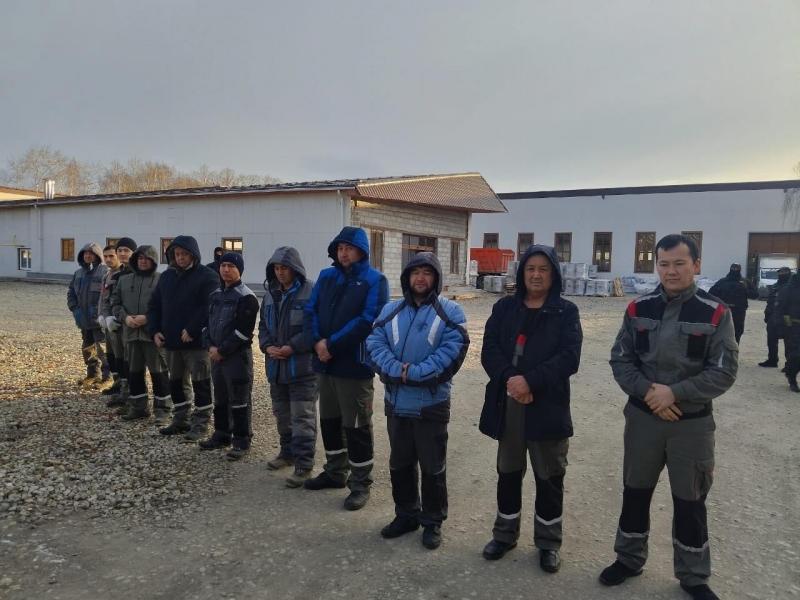 Правоохранители провели 74 иностранных рабочих