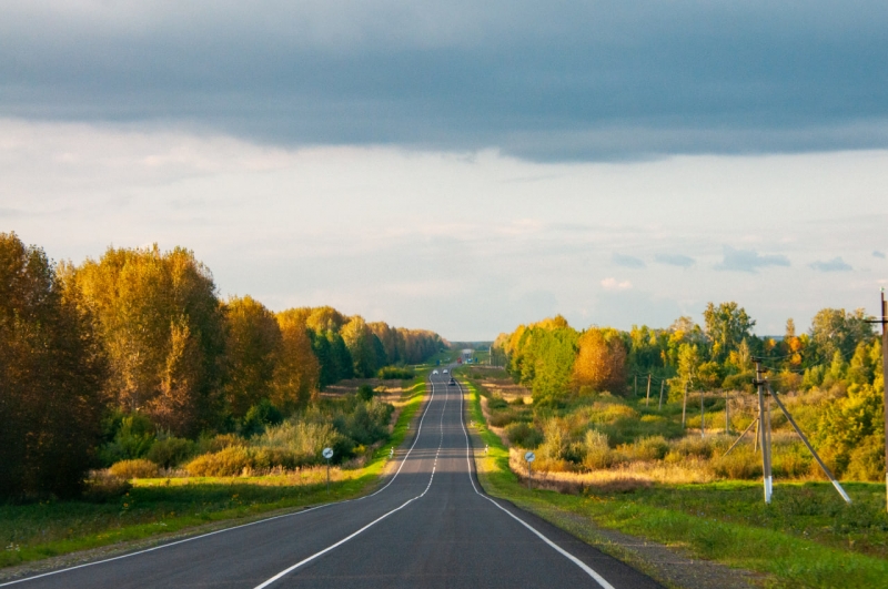 Дорога, красивые облака