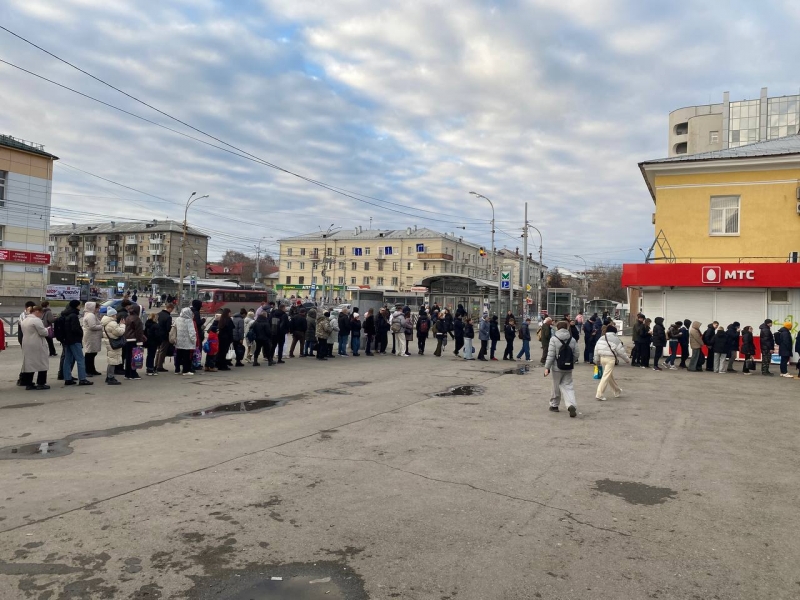 MILFs жақыннан жалаңаш