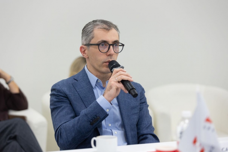 За круглым столом поднимались самые актуальные вопросы