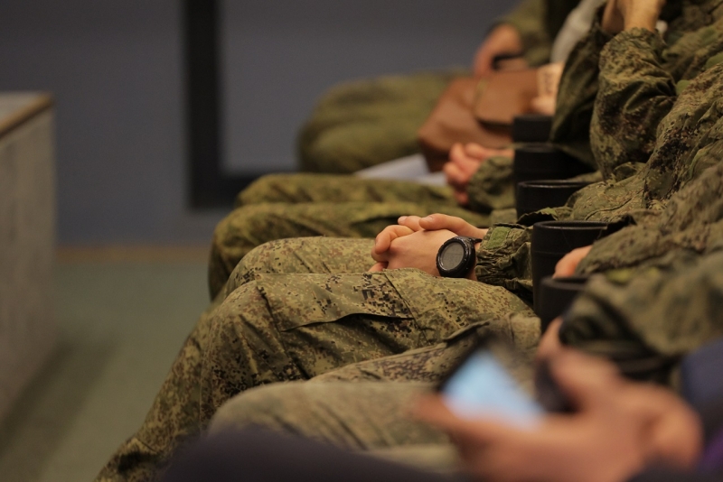 Военнослужащие