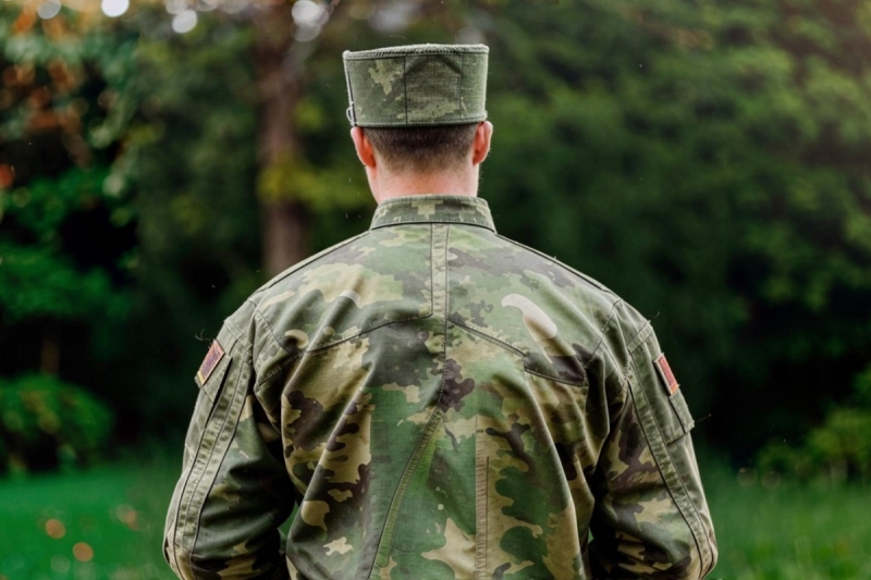 Военнослужащие