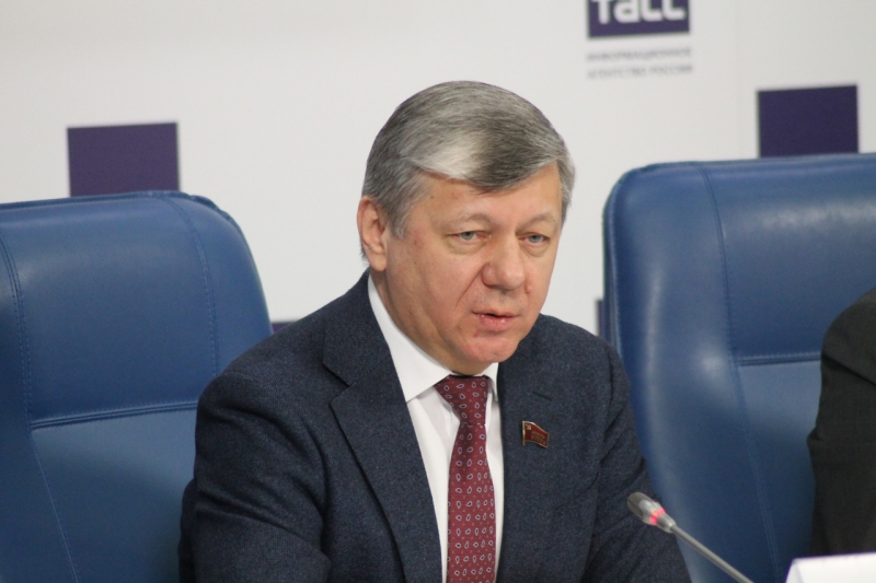 Дмитрий Новиков