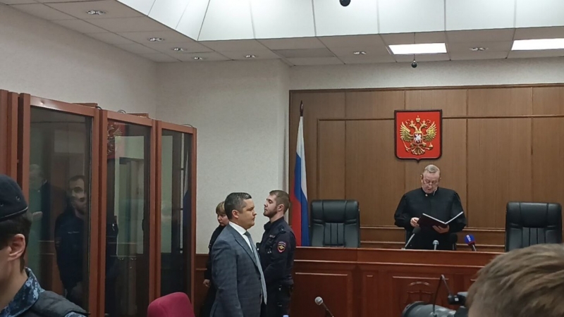 Судья зачитывает приговор Марселю Гасанову