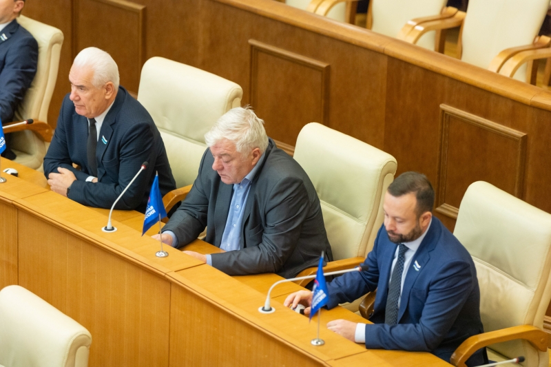 Депутаты свердловского Заксо