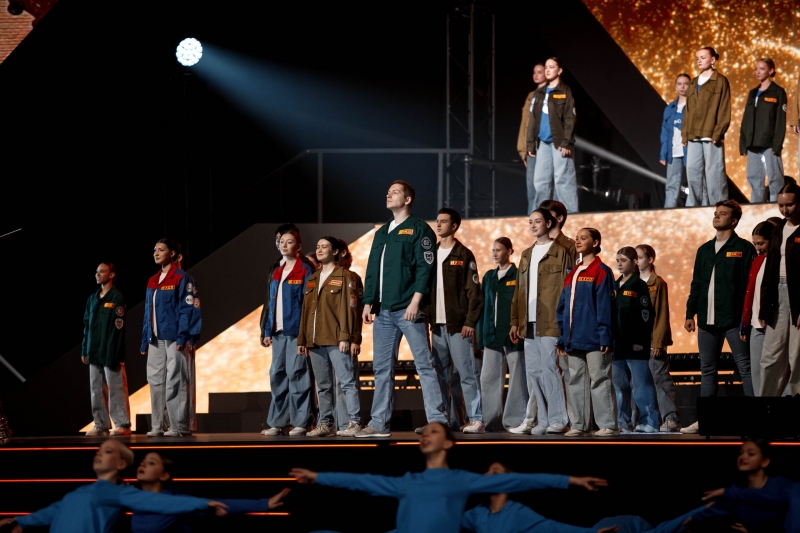 Участниками слета стали Участниками стали более 3 тысяч молодых людей из 89 регионов России и из дружественных стран