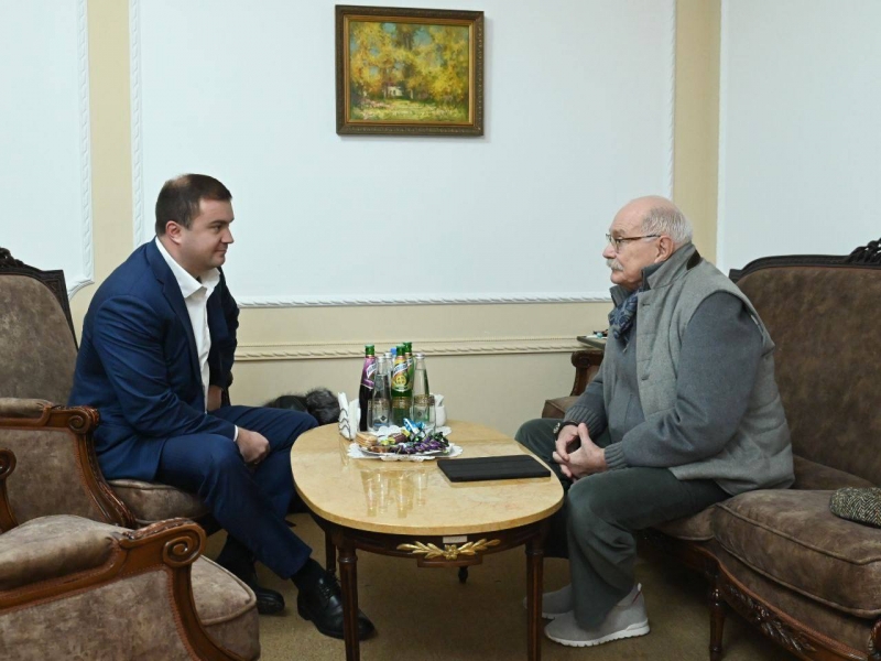 Губернатор с Михалковым