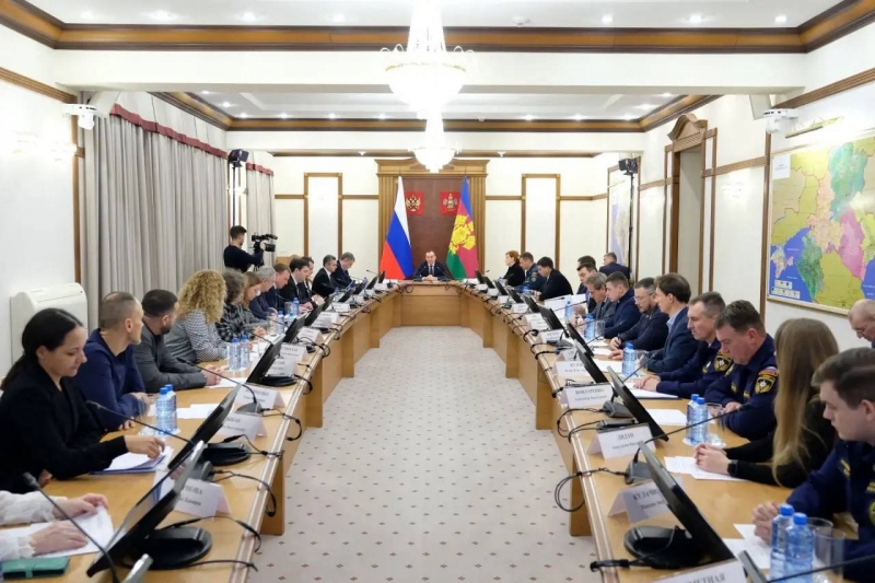 Кондратьев с учеными обсуждают, как восстановить пляжи Анапы