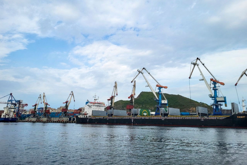 Порт во Владивостоке